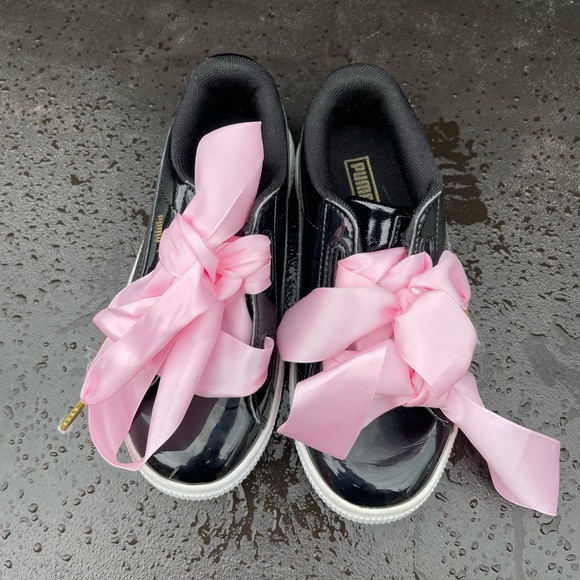 Puma Girls shoes with Ribbon Laces - Picture 4 of 6